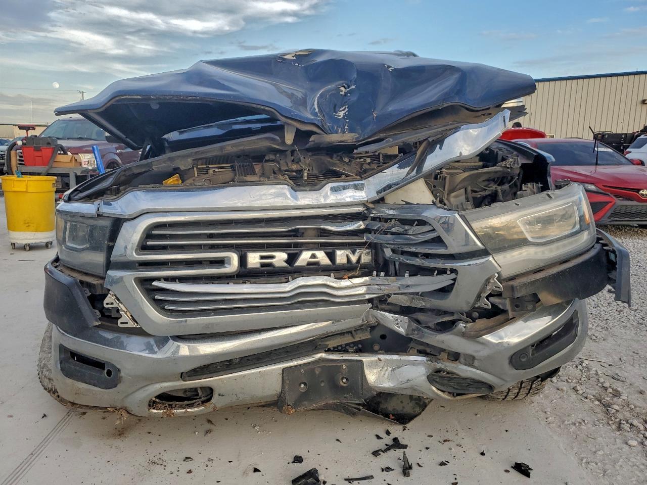 2020 Ram 1500 Laramie - Фото 5