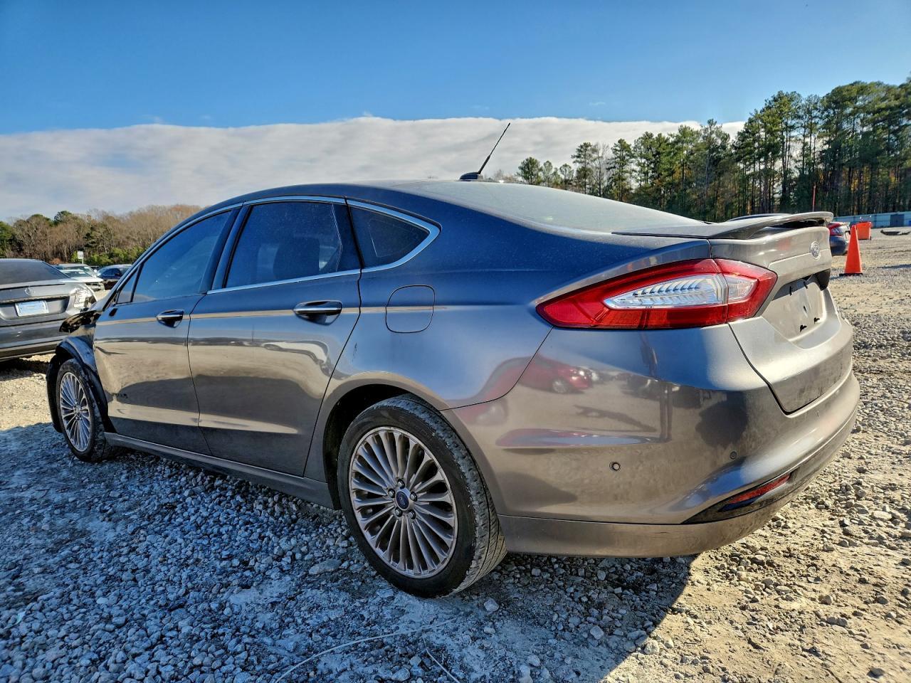2013 Ford Fusion Titanium Hev - Image 2