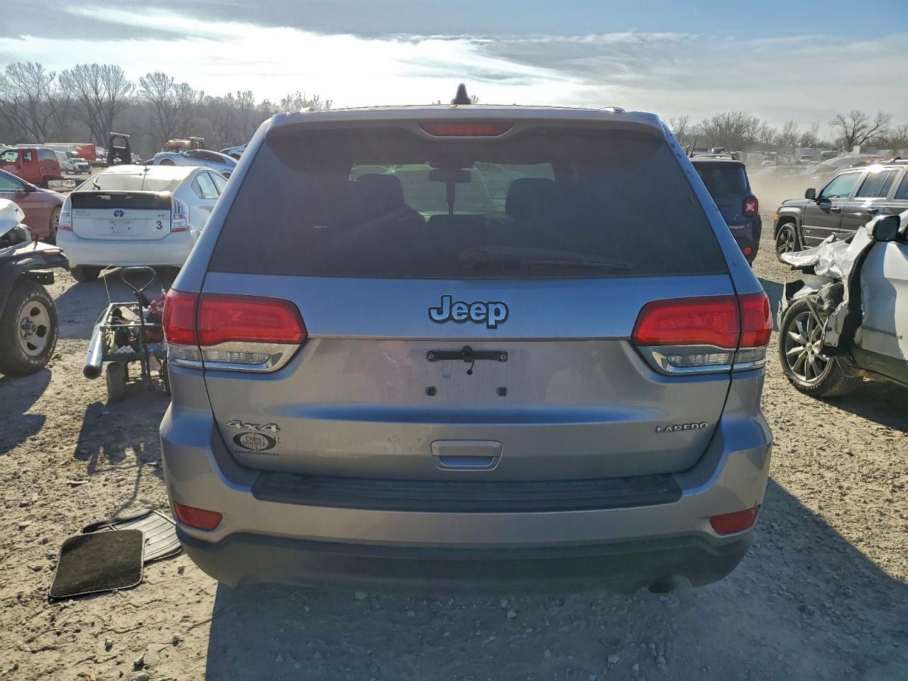 2016 Jeep Grand Cherokee Laredo - Image 6