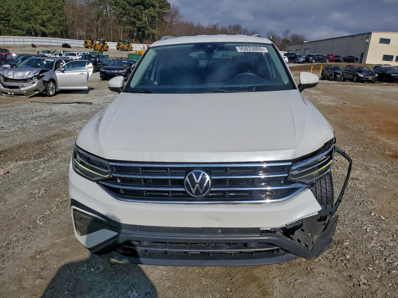 2023 Volkswagen Tiguan Se - Фото 5