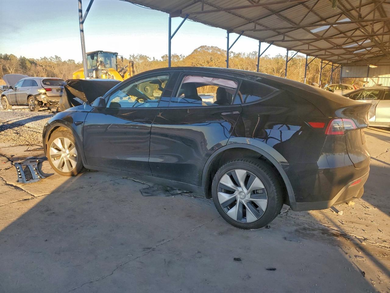 2023 Tesla Model Y - Image 2