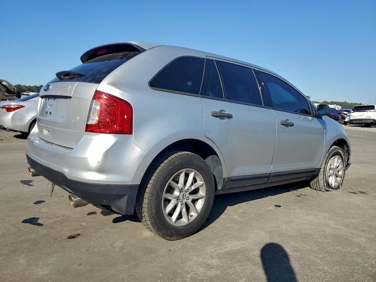 2014 Ford Edge Se - Image 3