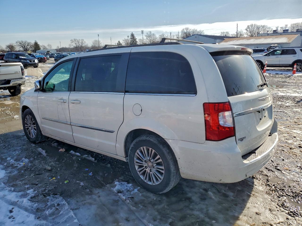 2013 Chrysler Town & Country Touring L - Image 2
