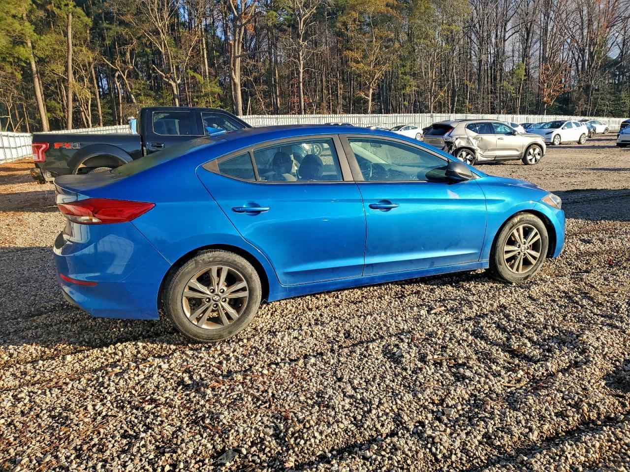 2017 Hyundai Elantra Se - Image 3