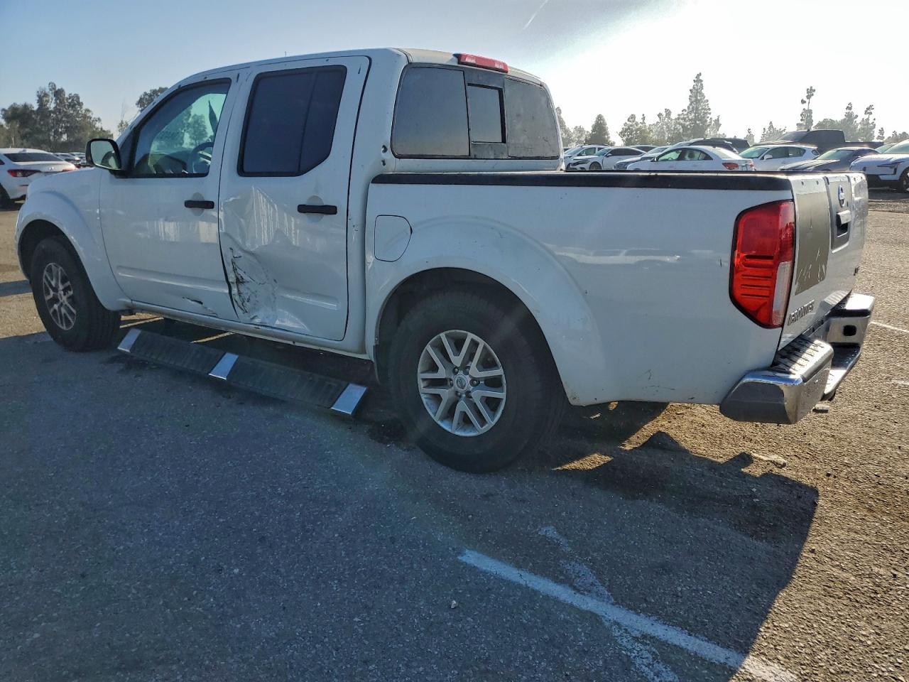 2018 Nissan Frontier S - Фото 2