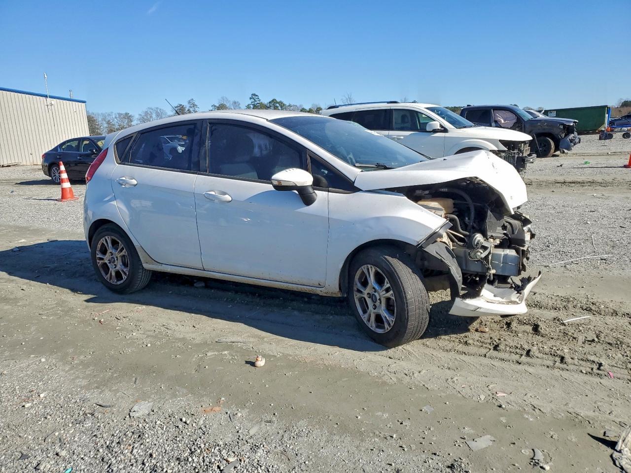 2014 Ford Fiesta Se - Фото 4