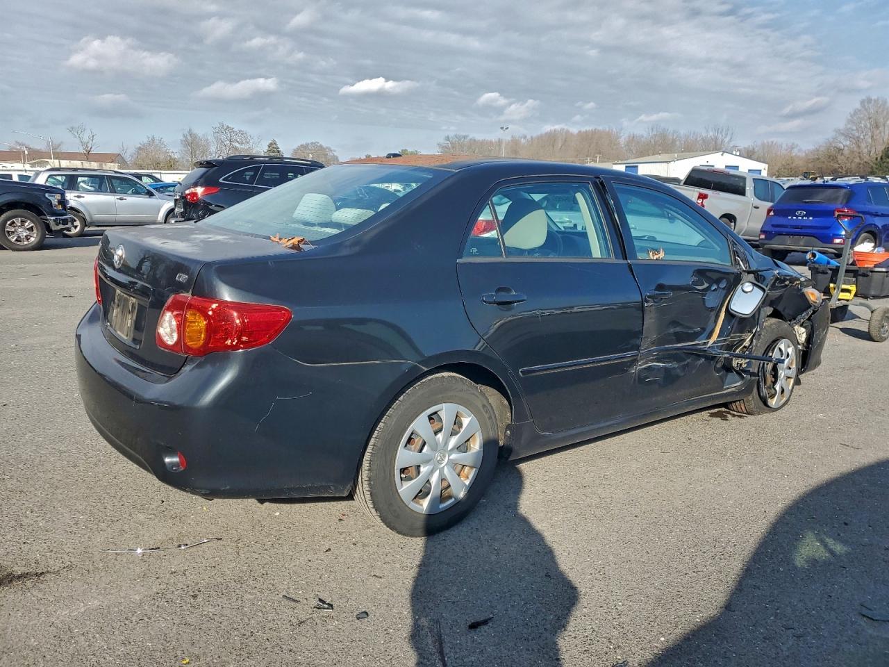 2010 Toyota Corolla Base - Фото 3