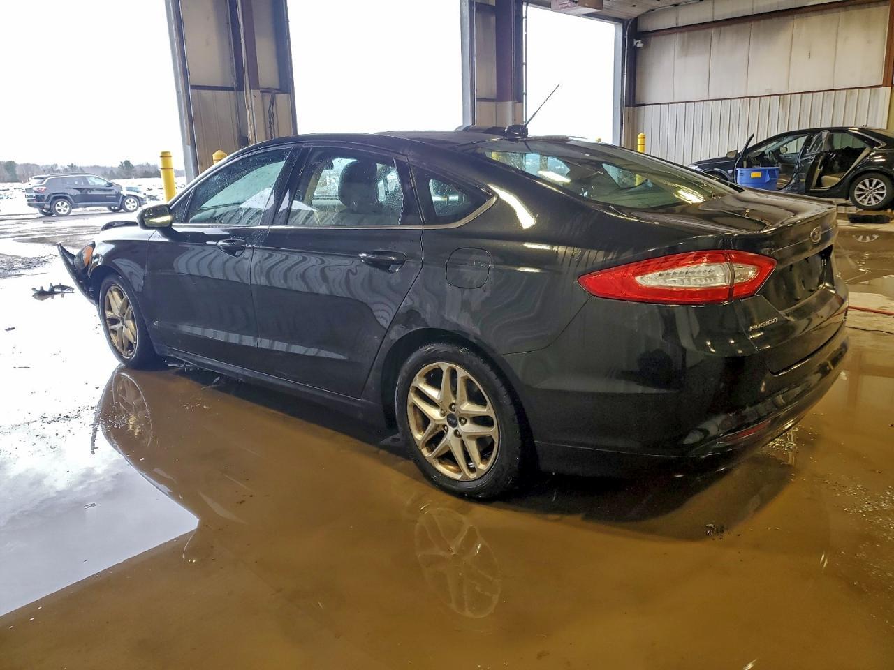 2013 Ford Fusion Se - Фото 2