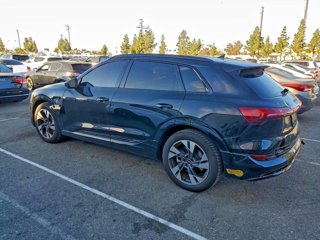 2021 Audi E-Tron Premium - Image 2