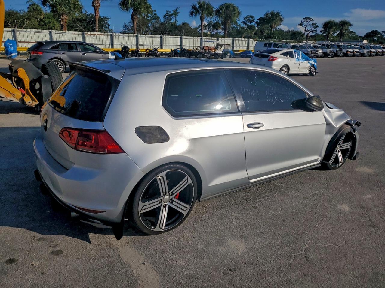 2015 Volkswagen Gti - Фото 3