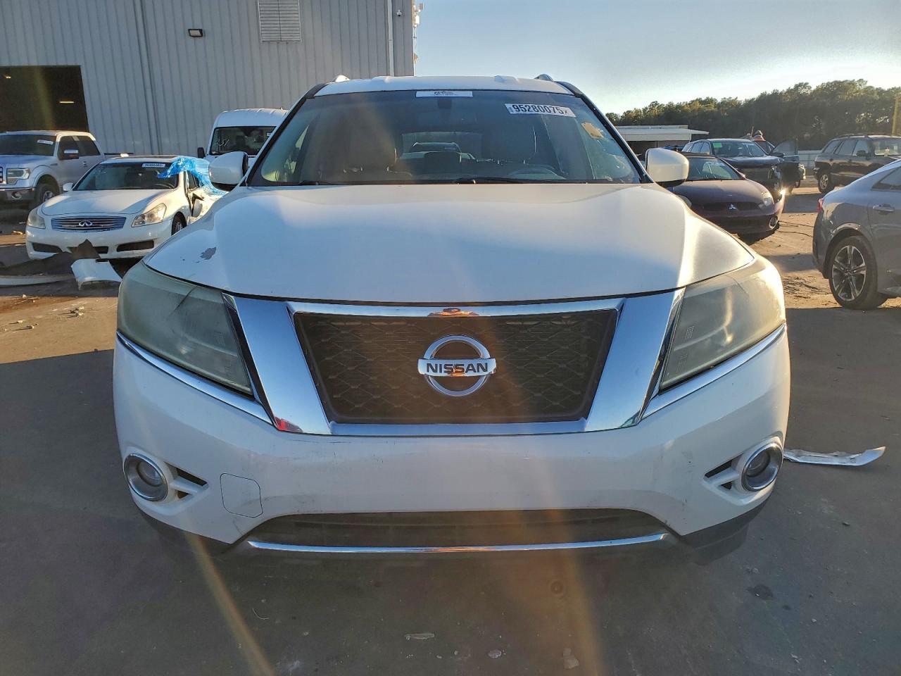 2014 Nissan Pathfinder S - Фото 5