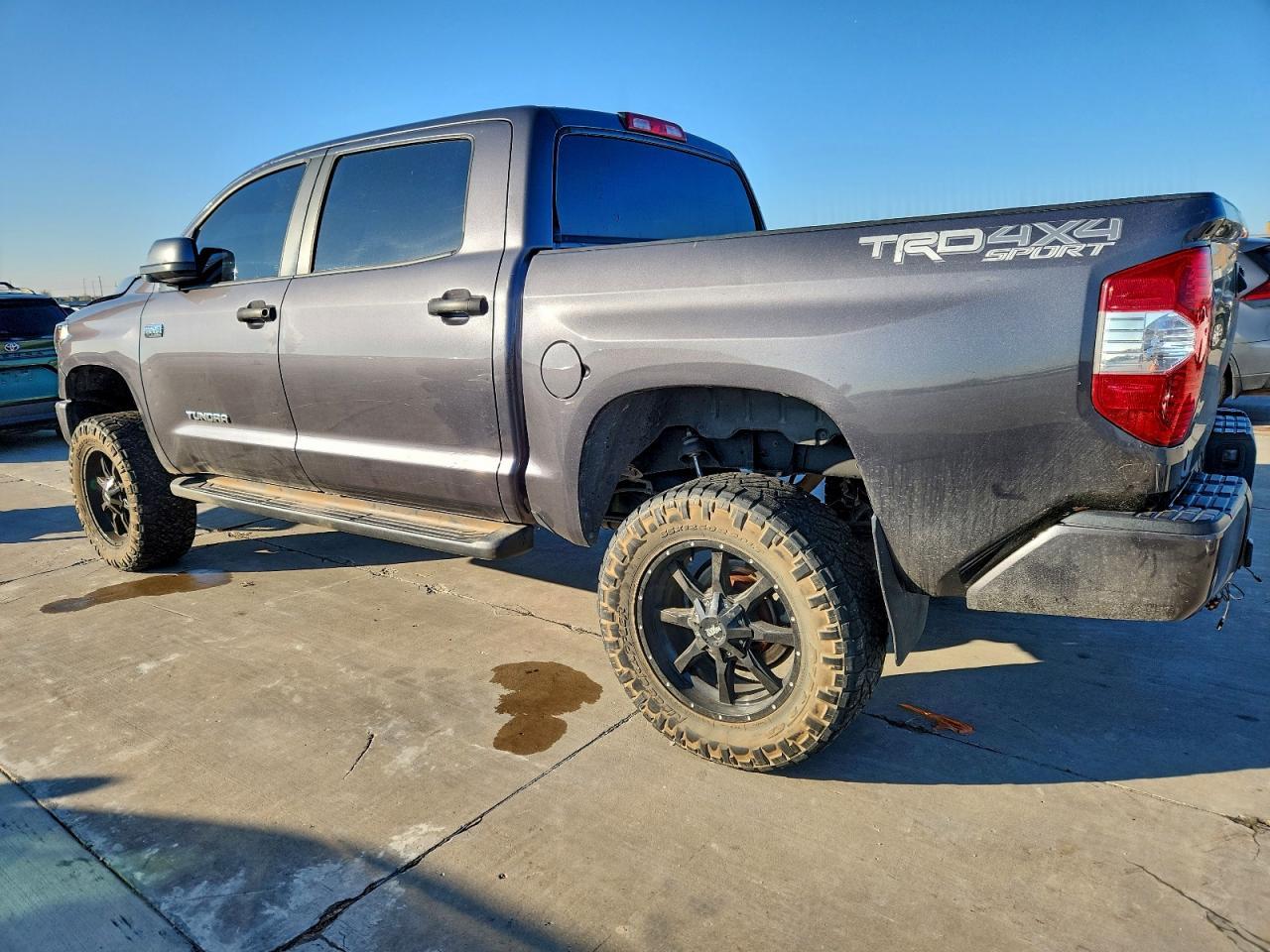 2019 Toyota Tundra Crewmax Sr5 - Image 2