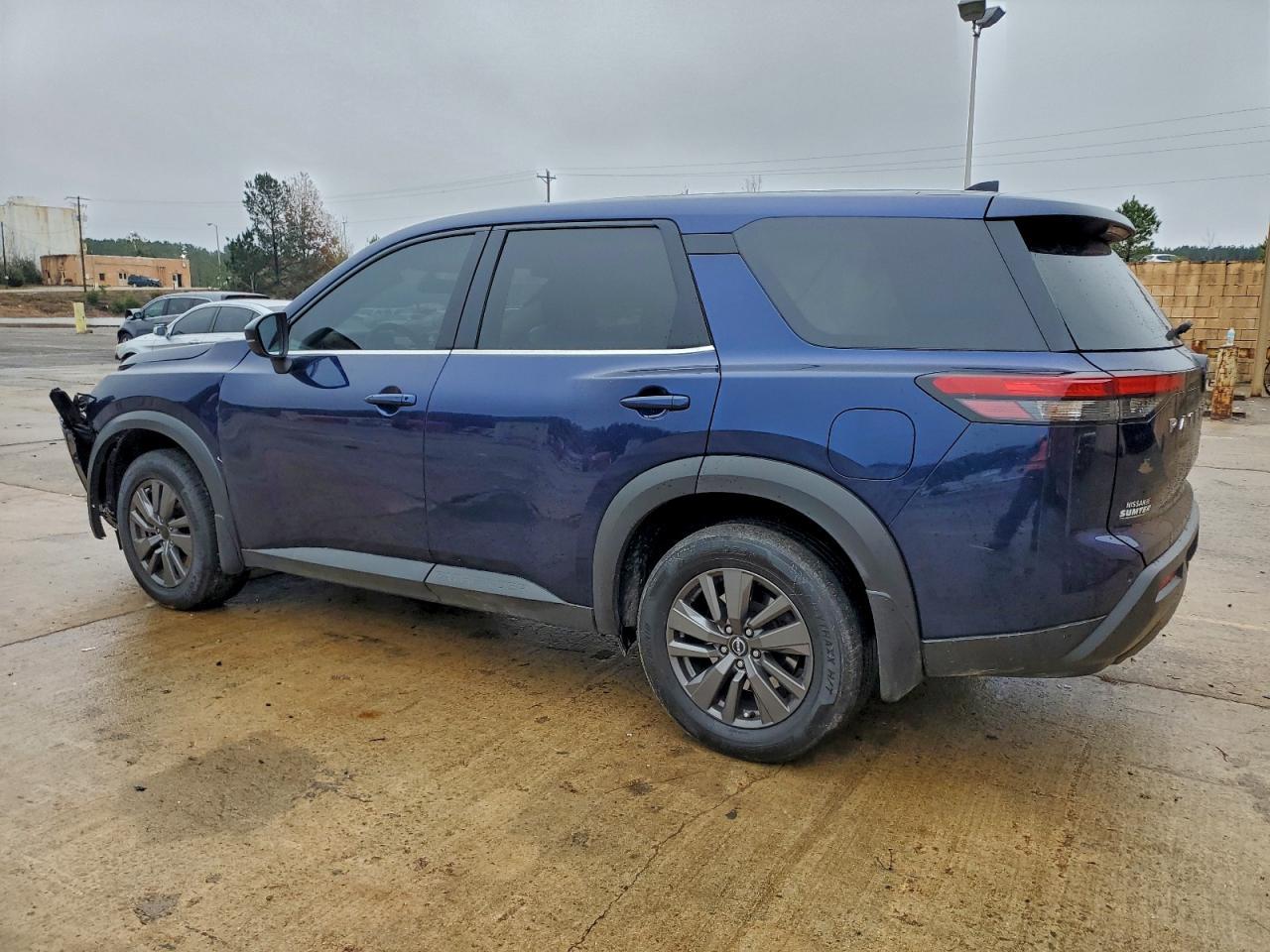 2022 Nissan Pathfinder S - Image 2