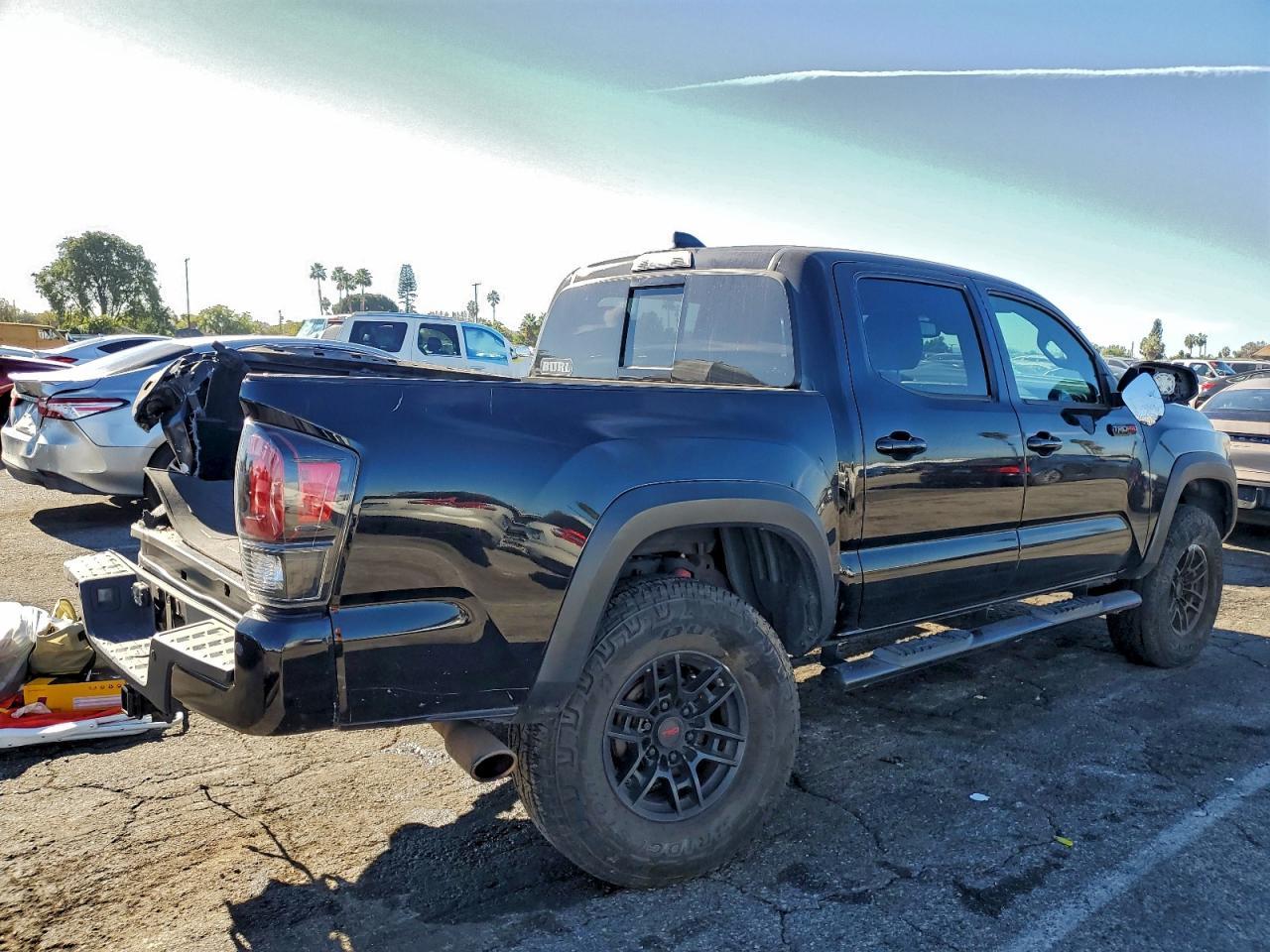 2021 Toyota Tacoma Double Cab - Фото 3