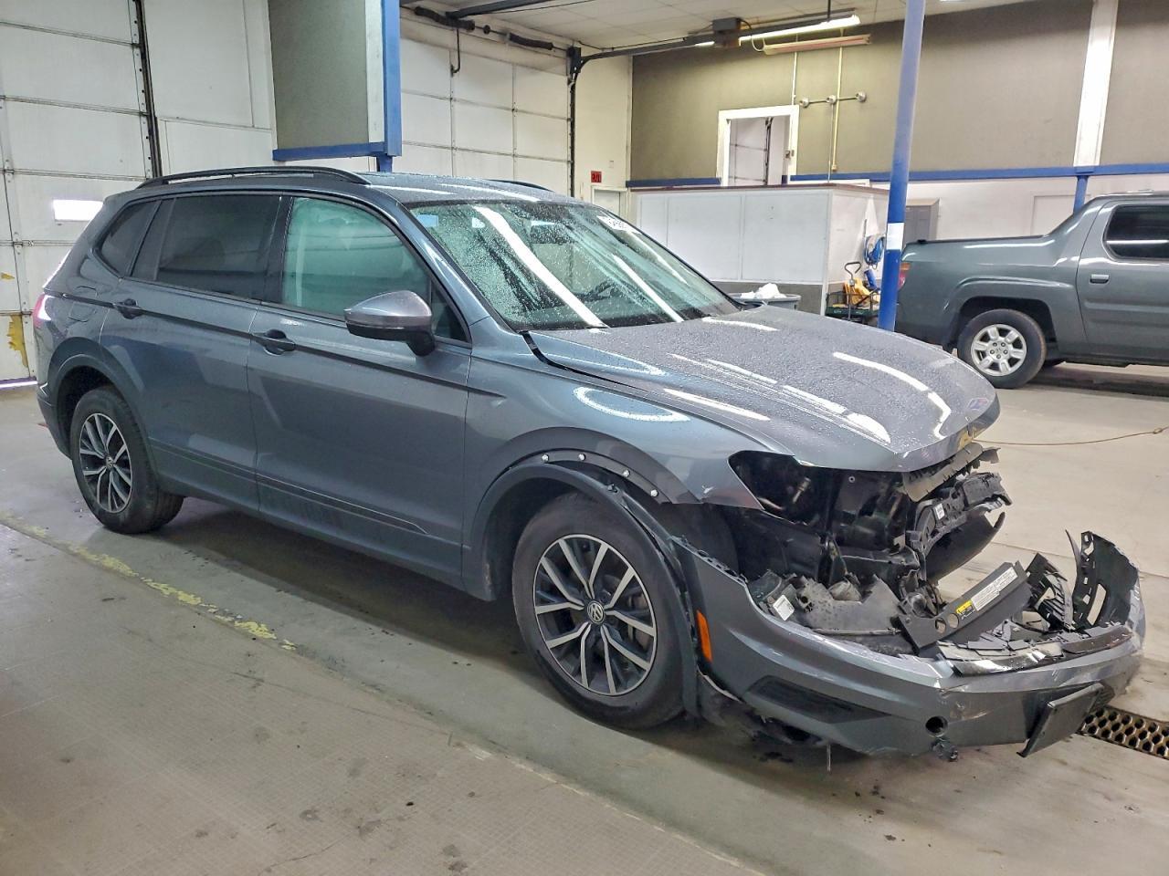 2021 Volkswagen Tiguan S - Фото 4