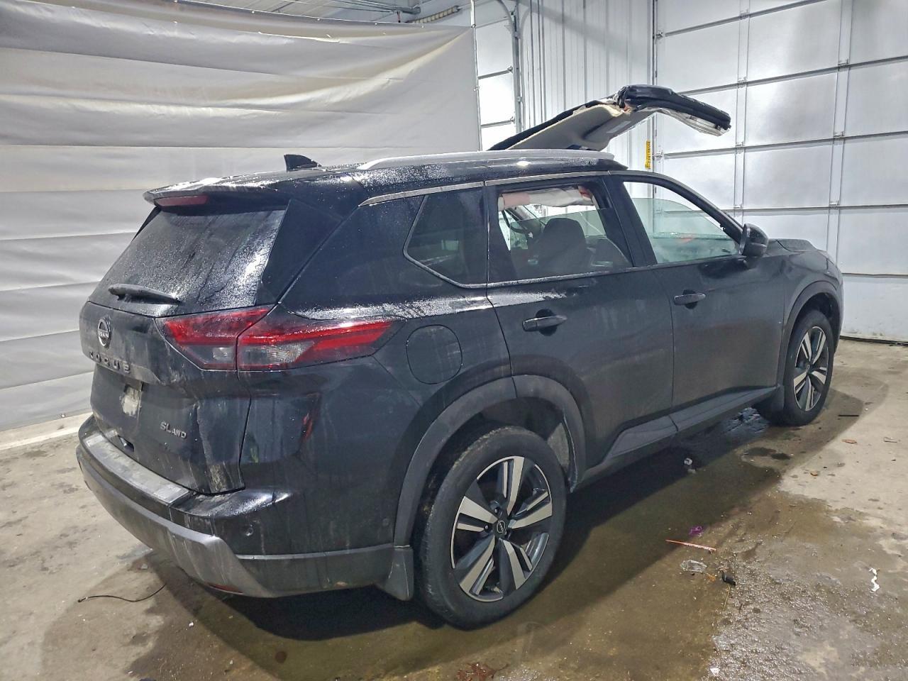 2024 Nissan Rogue Sl - Image 3