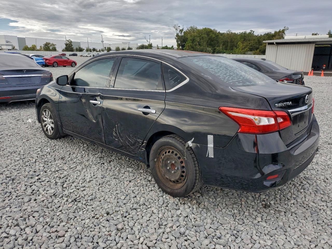 2016 Nissan Sentra S - Фото 2