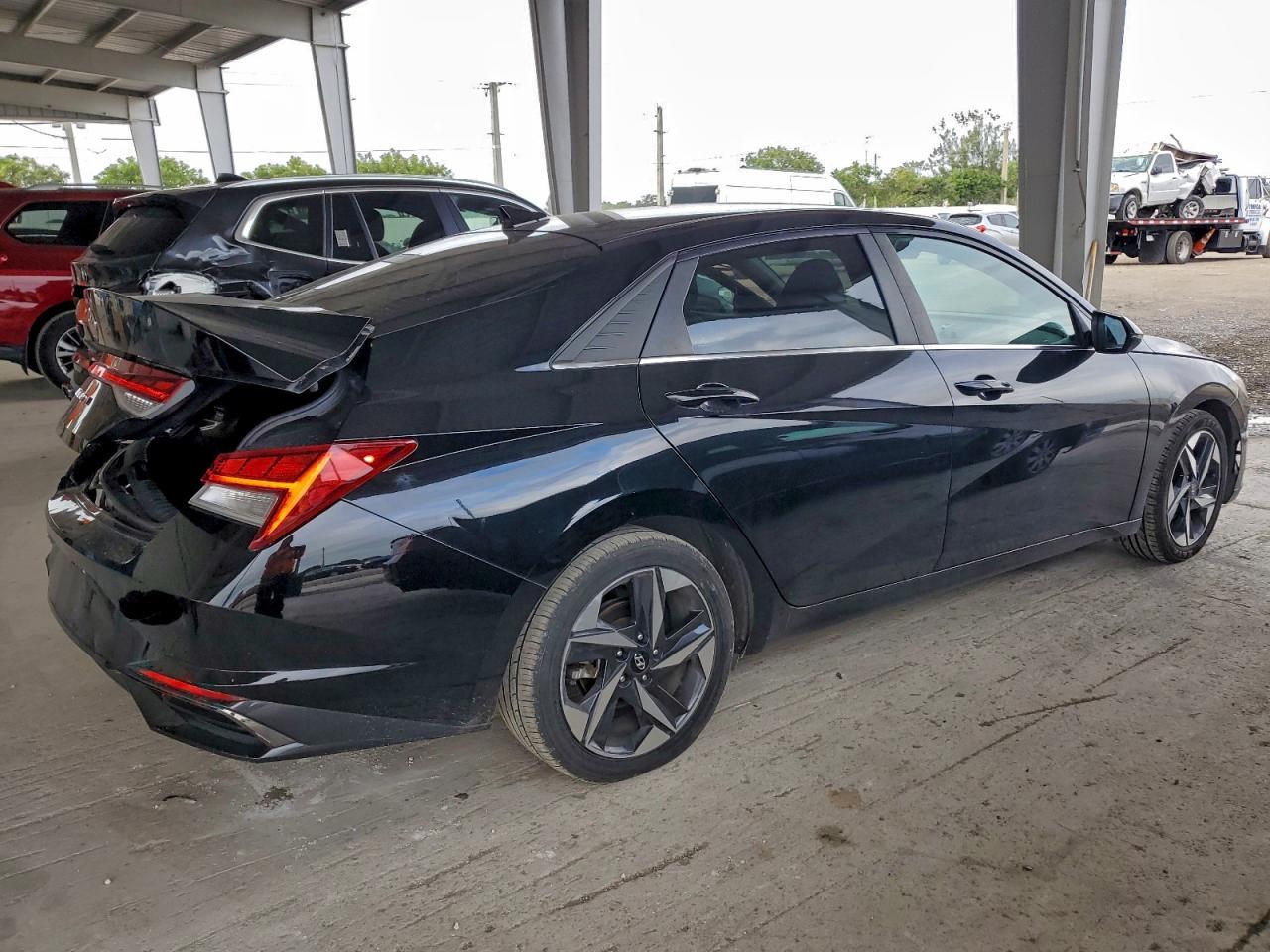 2022 Hyundai Elantra Sel - Фото 3