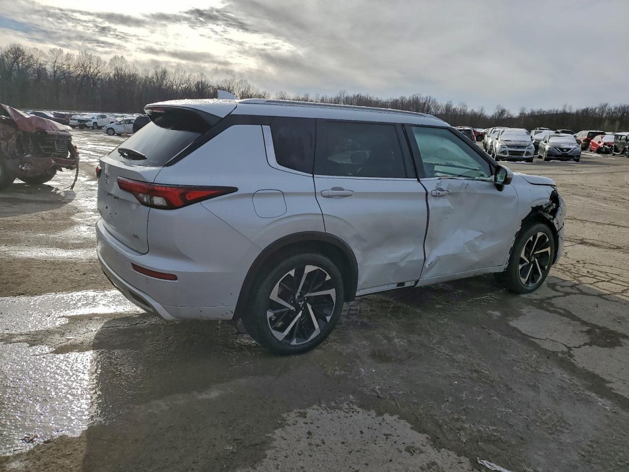 2022 Mitsubishi Outlander Sel - Фото 3