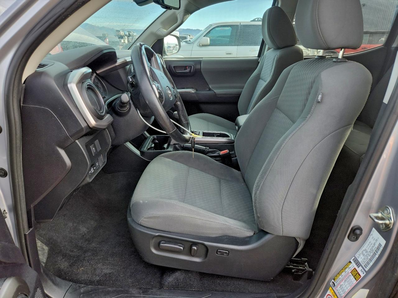 2020 Toyota Tacoma Double Cab - Image 7