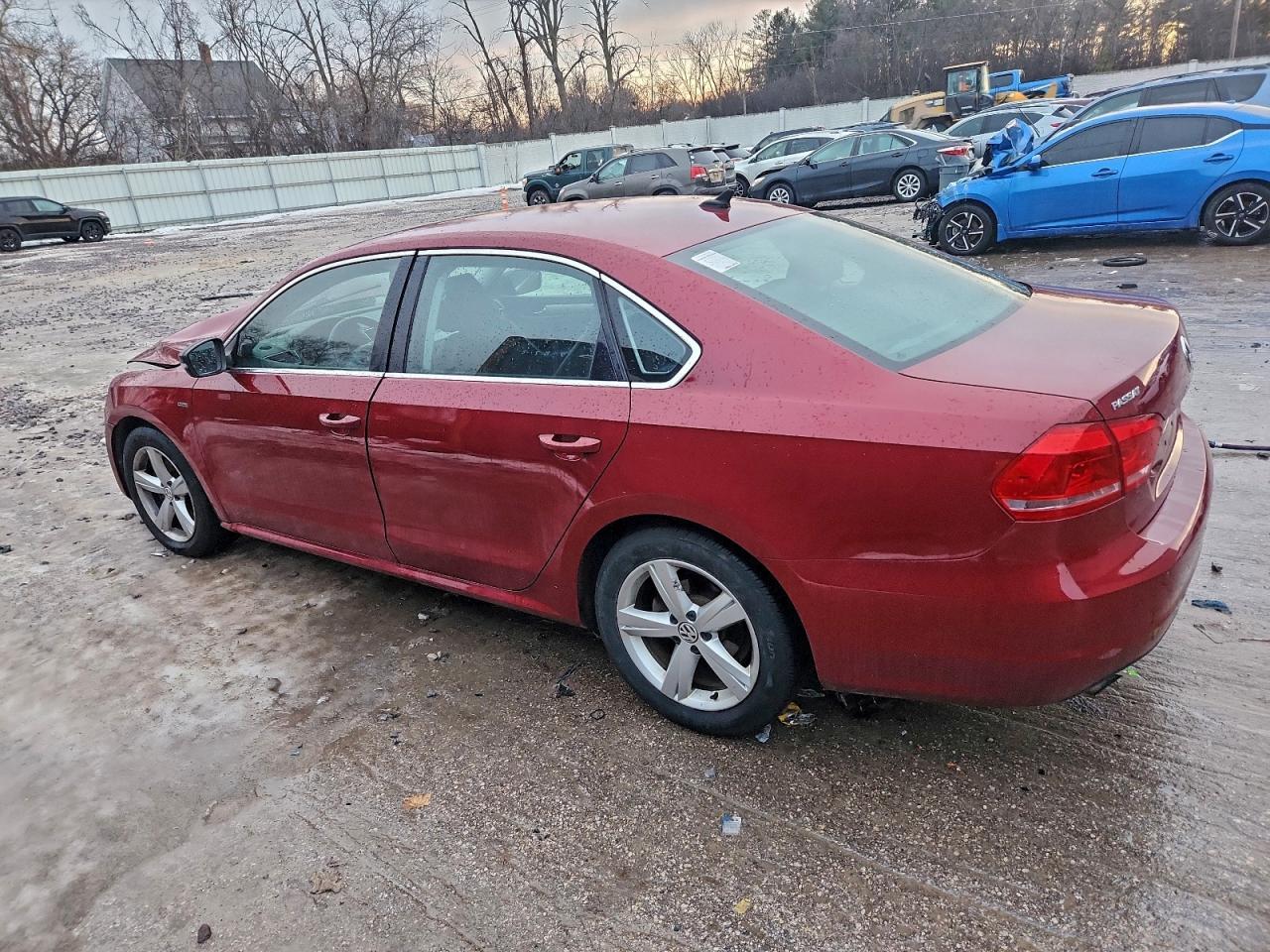 2015 Volkswagen Passat S - Фото 2