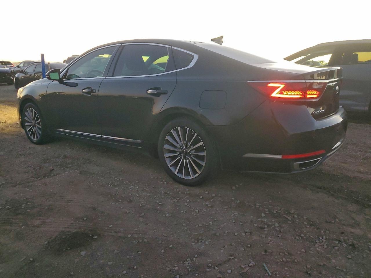 2017 Kia Cadenza Premium - Фото 2