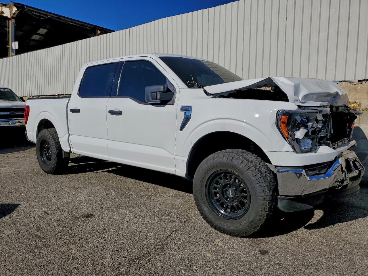 2023 Ford F150 Supercrew - Image 4