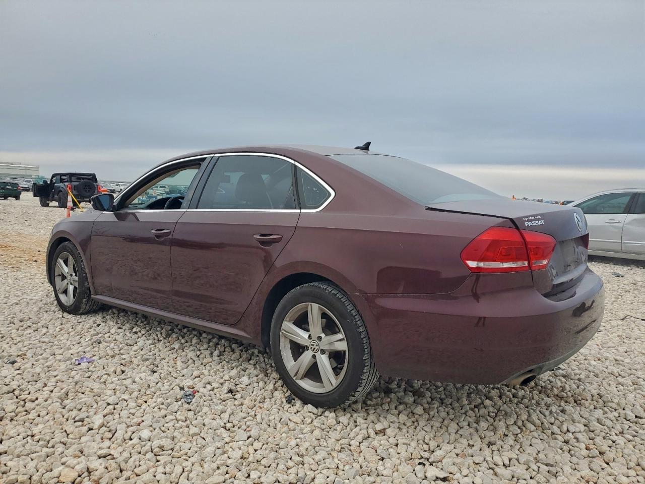 2013 Volkswagen Passat Se - Image 2