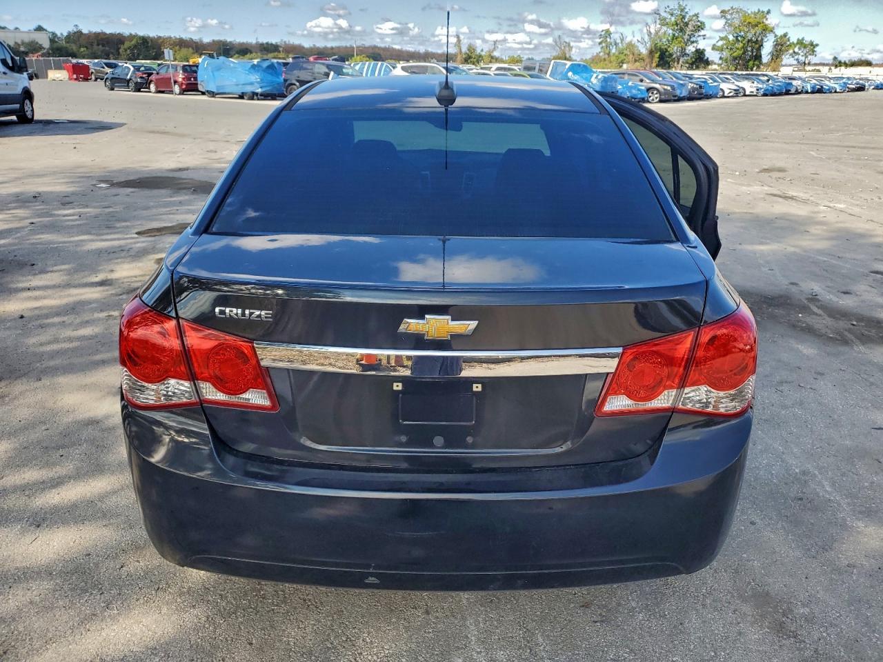 2015 Chevrolet Cruze Ls - Фото 6