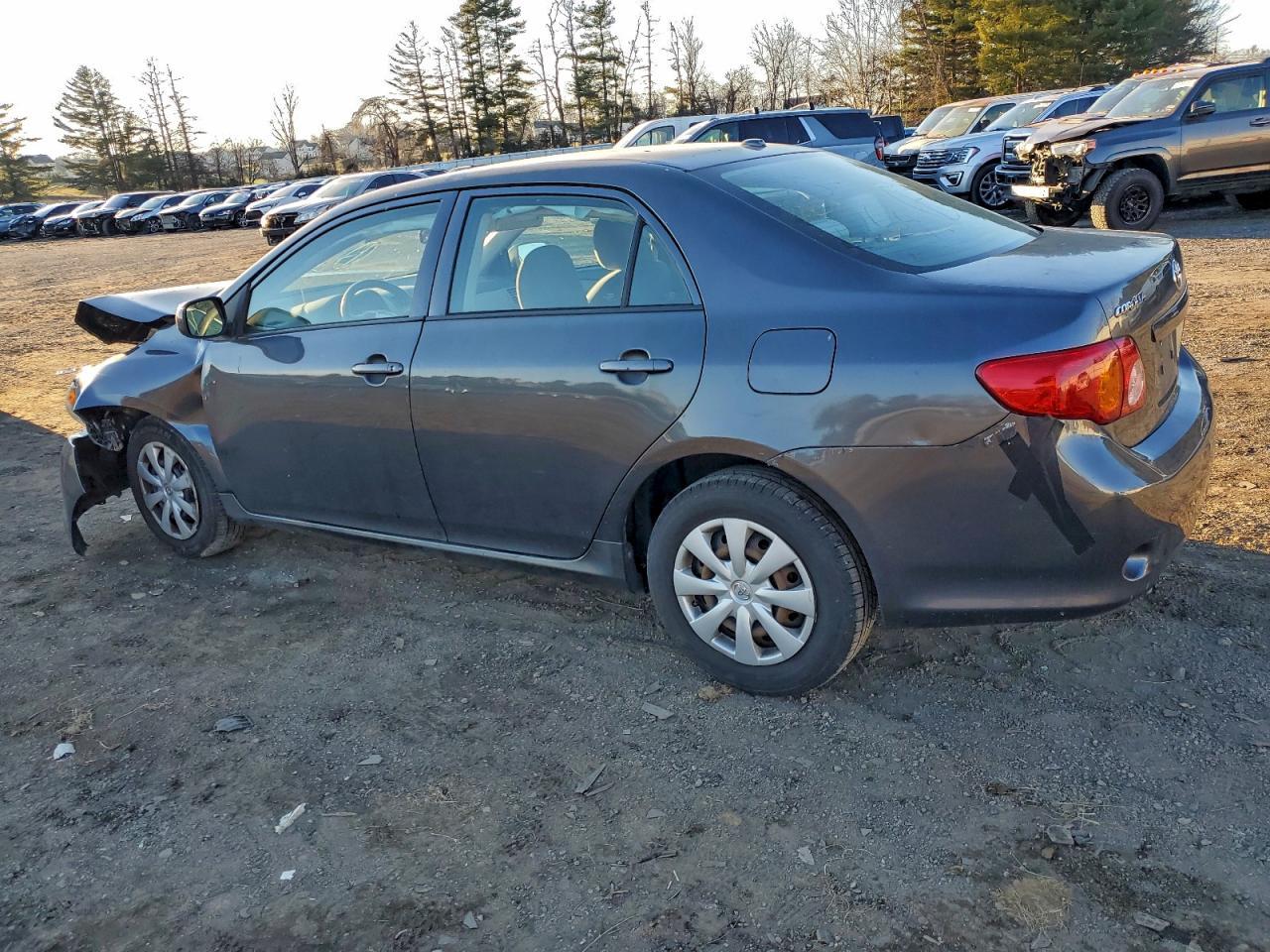 2010 Toyota Corolla Base - Фото 2