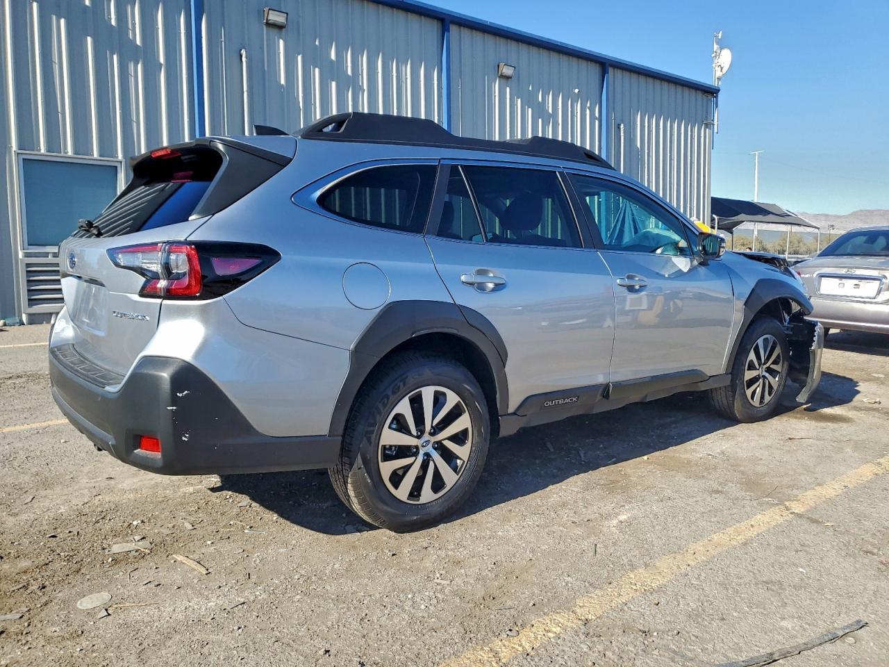 2025 Subaru Outback Premium - Фото 3
