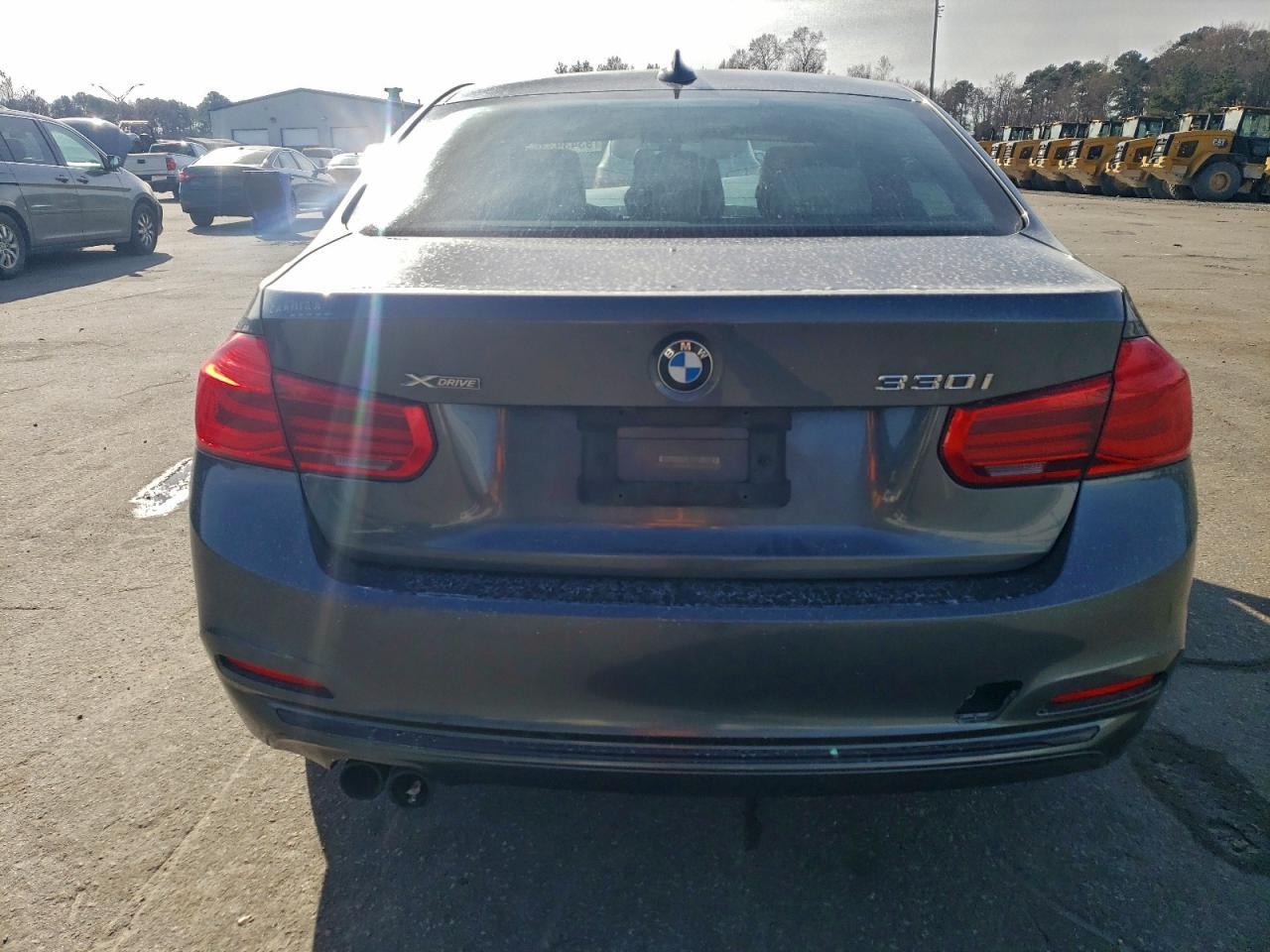 2017 BMW 330 Xi - Фото 6