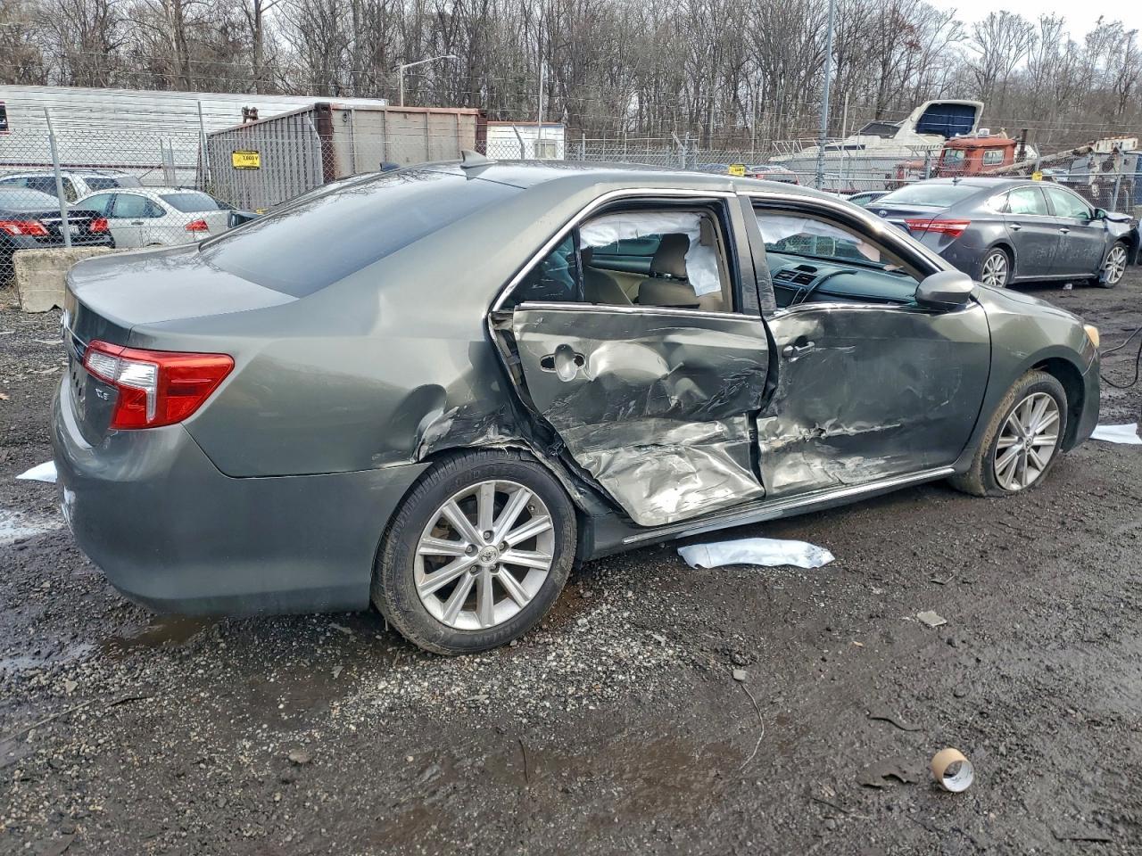 2012 Toyota Camry Xle V6 - Фото 3