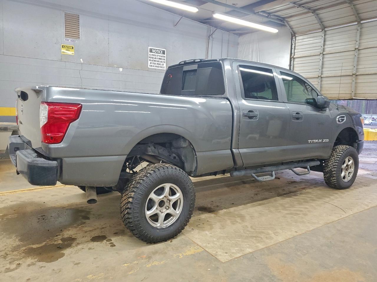 2017 Nissan Titan Xd S - Фото 3