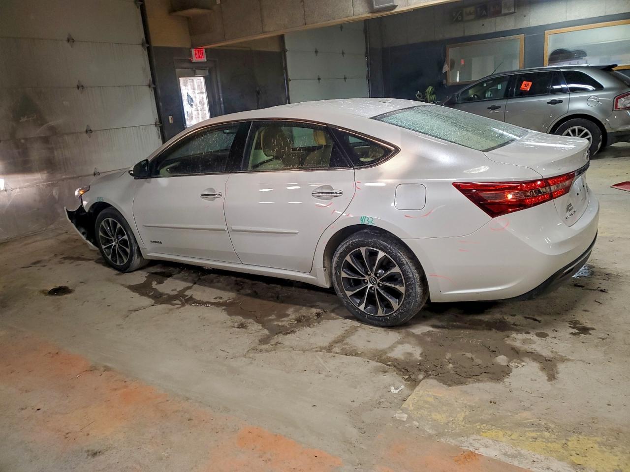 2018 Toyota Avalon Hybrid - Фото 2