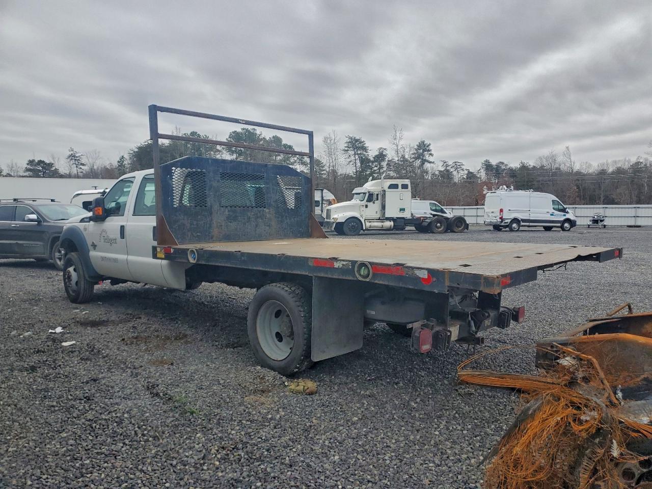 2016 Ford F450 Flatbed Truck - Фото 2