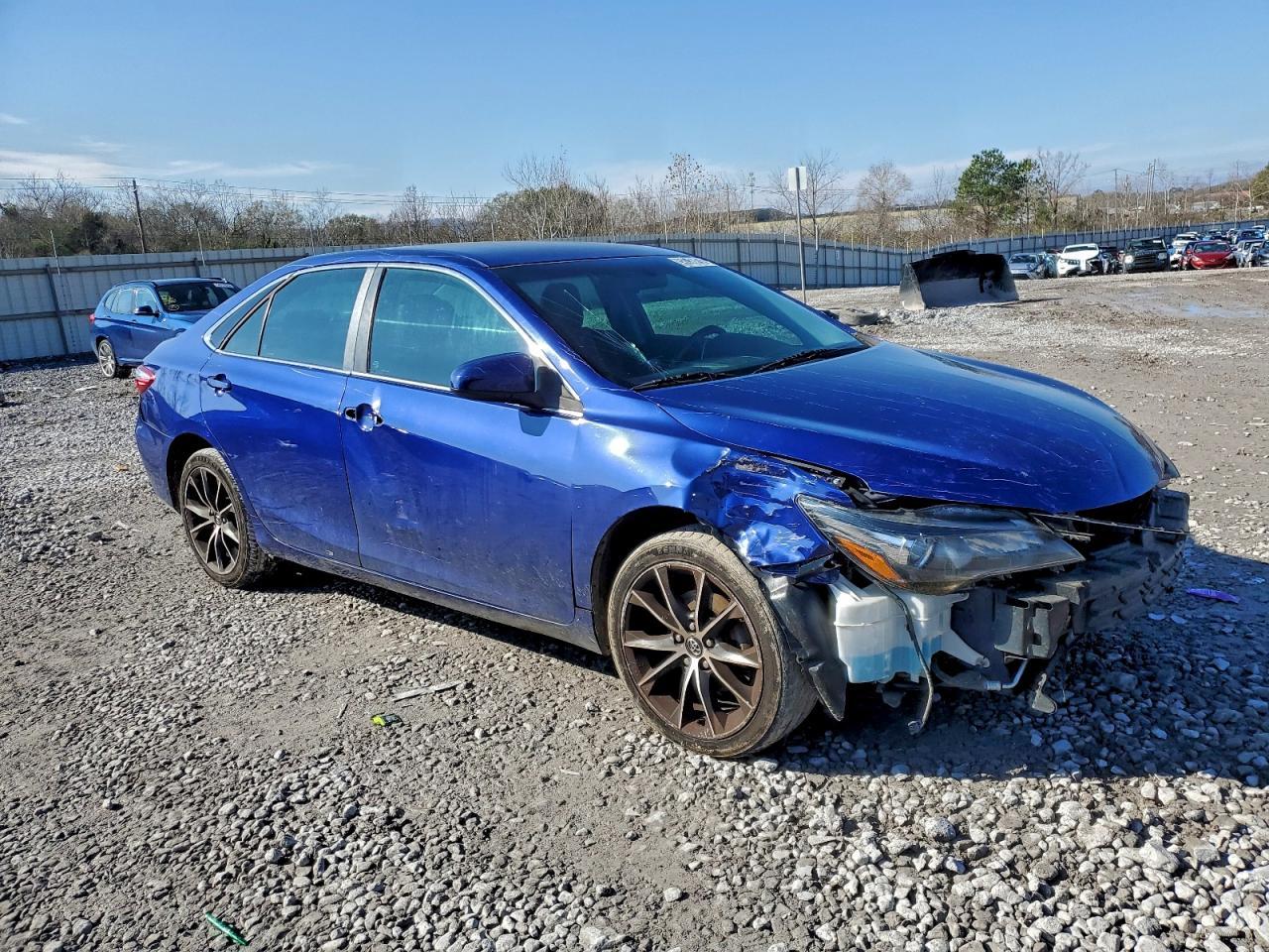 2015 Toyota Camry Le - Фото 4