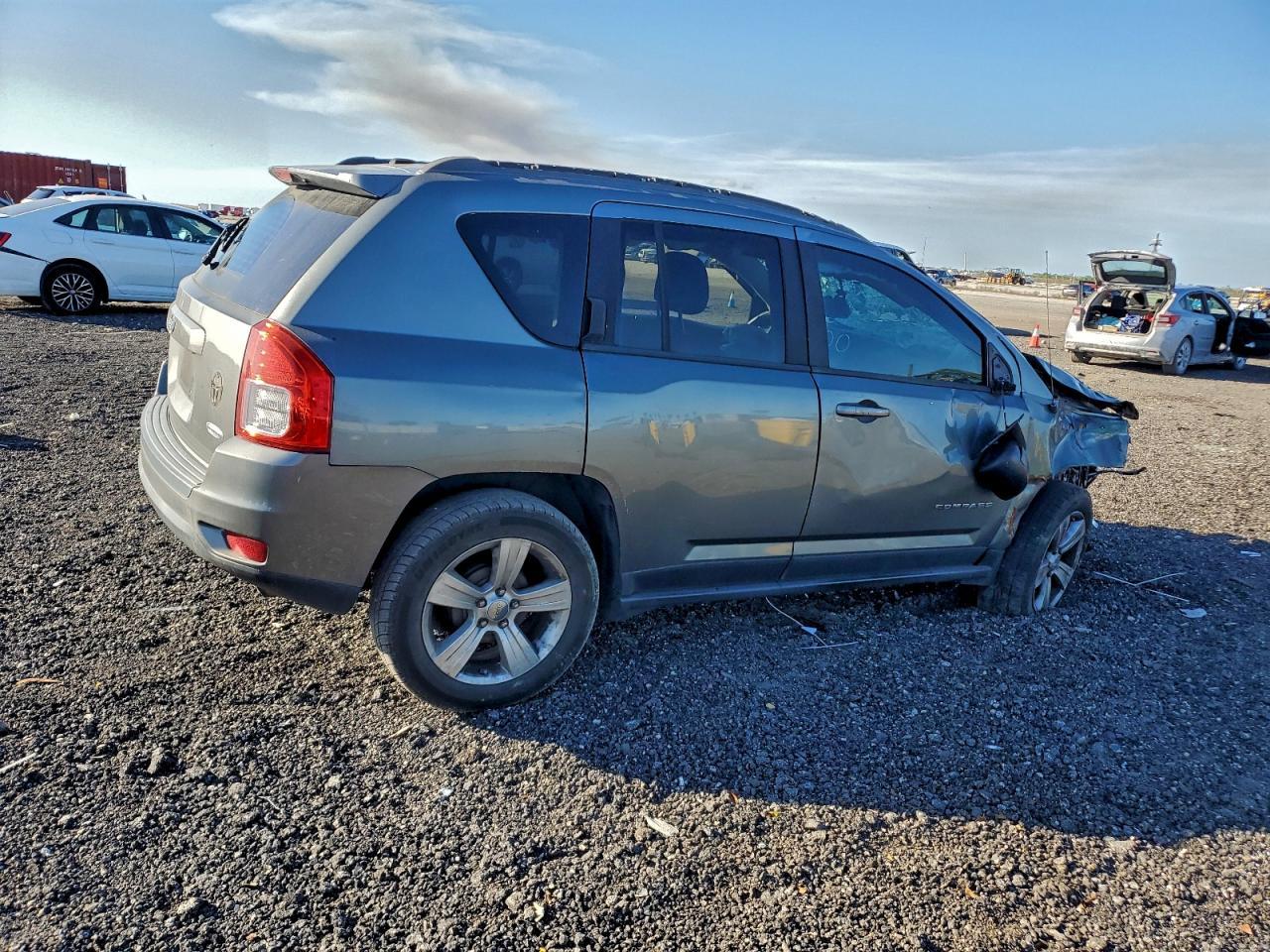 2012 Jeep Compass Latitude - Image 3