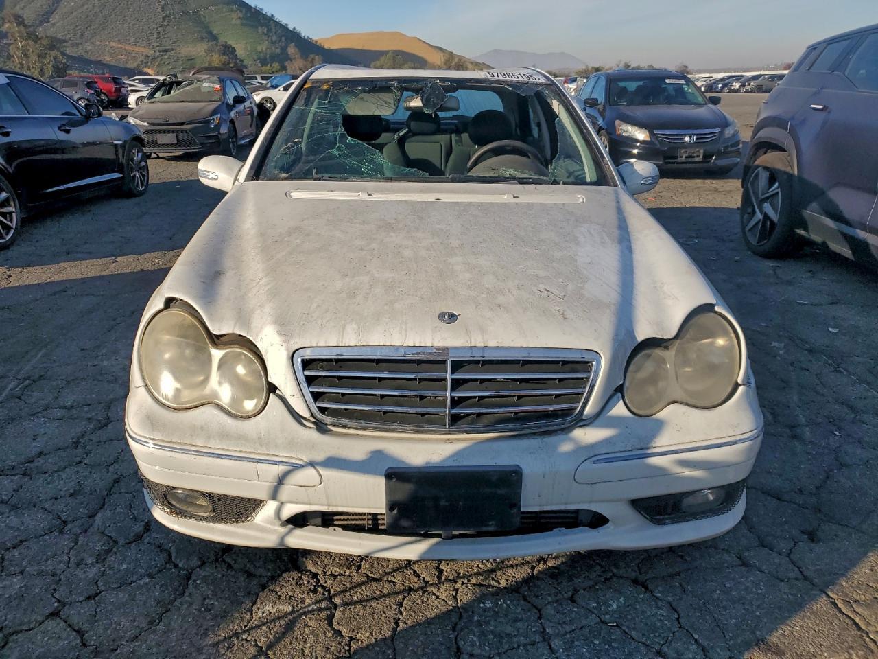 2005 Mercedes-Benz C 230K Sport Sedan - Фото 5