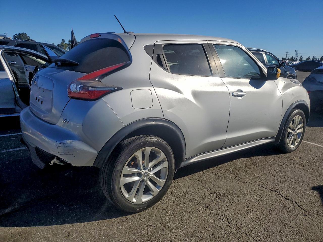 2015 Nissan Juke S - Фото 3