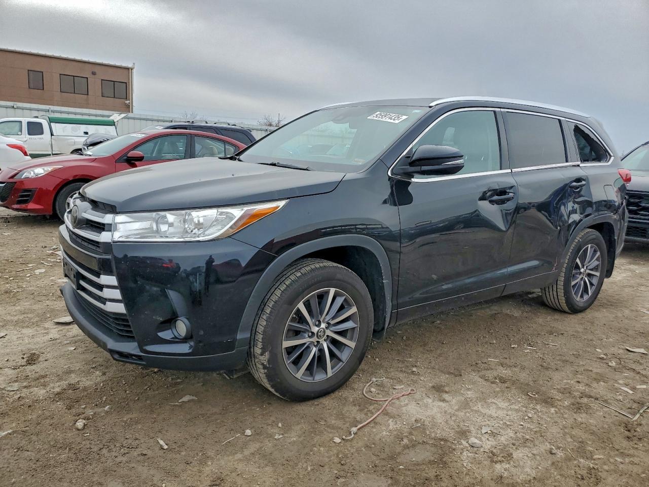 2017 Toyota Highlander Se
