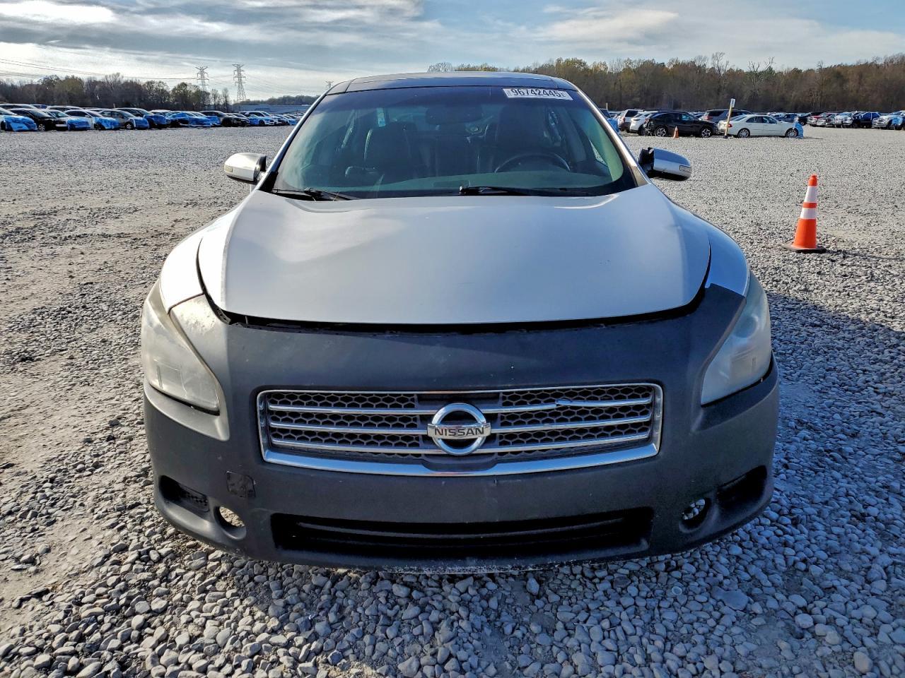 2009 Nissan Maxima S - Image 5