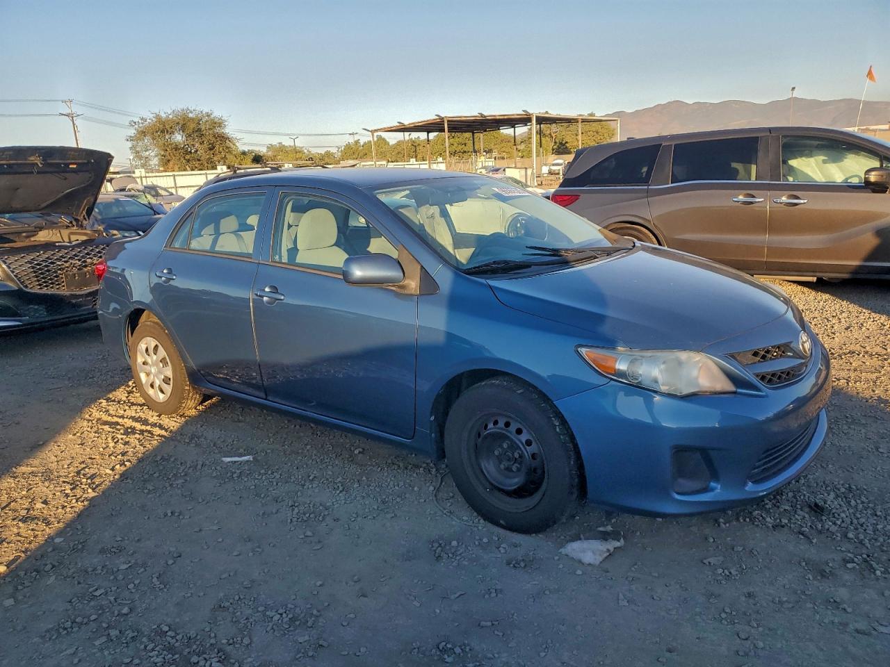 2013 Toyota Corolla Base - Фото 4