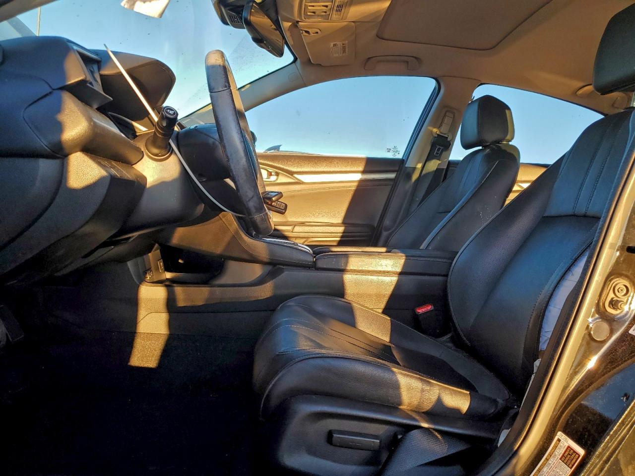 2016 Honda Civic Touring - Фото 7