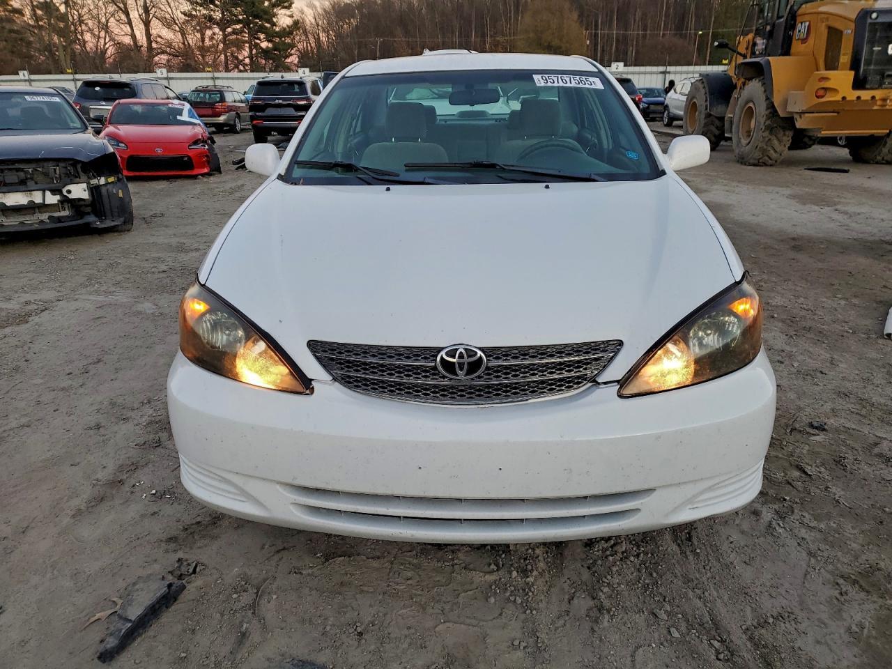 2003 Toyota Camry Le - Image 5