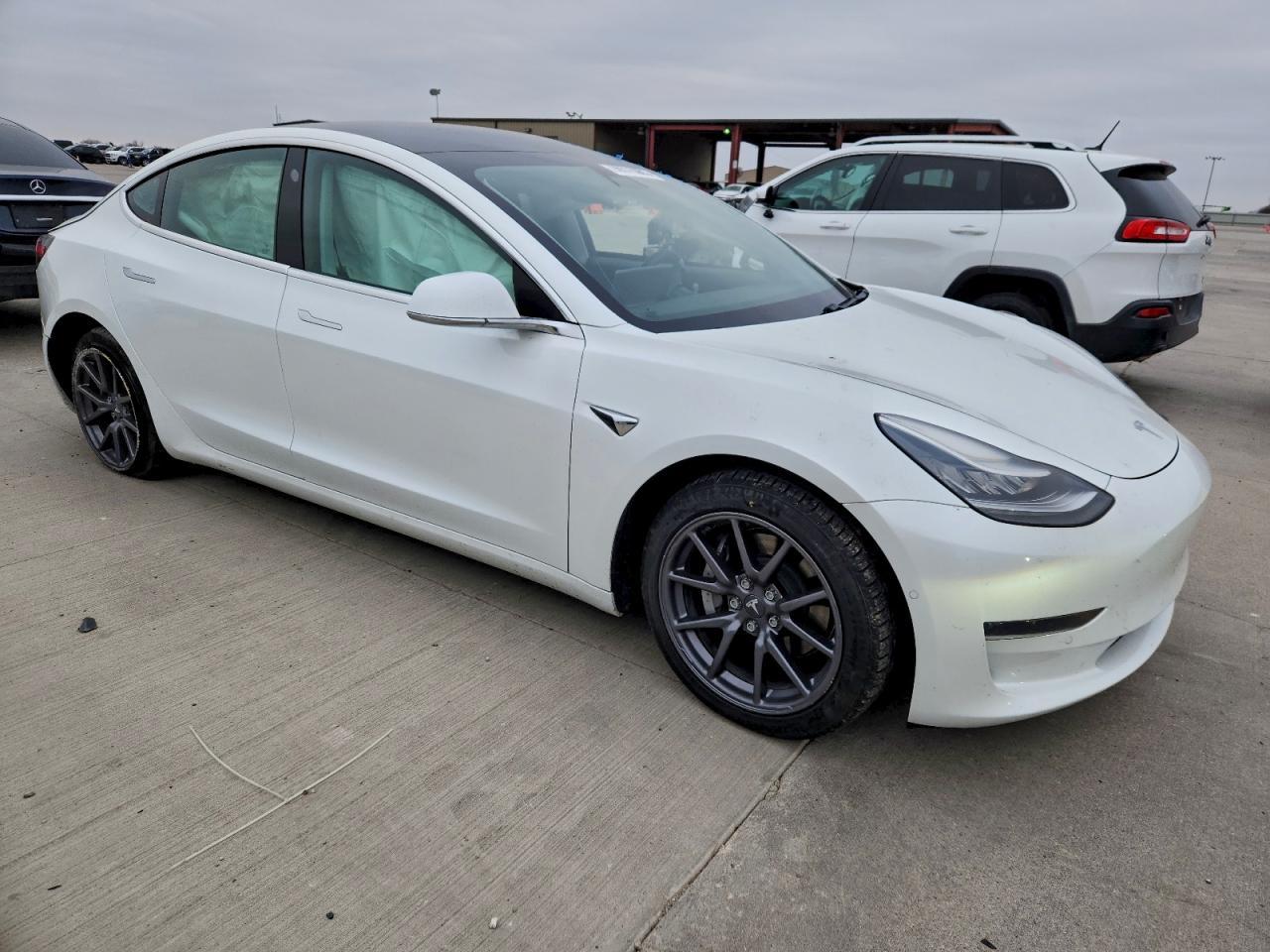 2020 Tesla Model 3 - Image 4