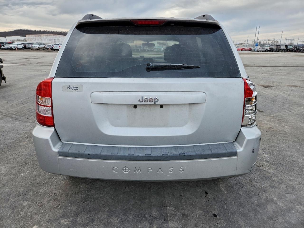 2010 Jeep Compass - Image 6