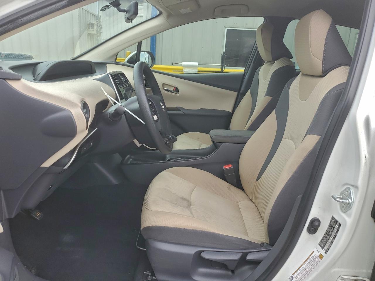 2016 Toyota Prius - Image 7