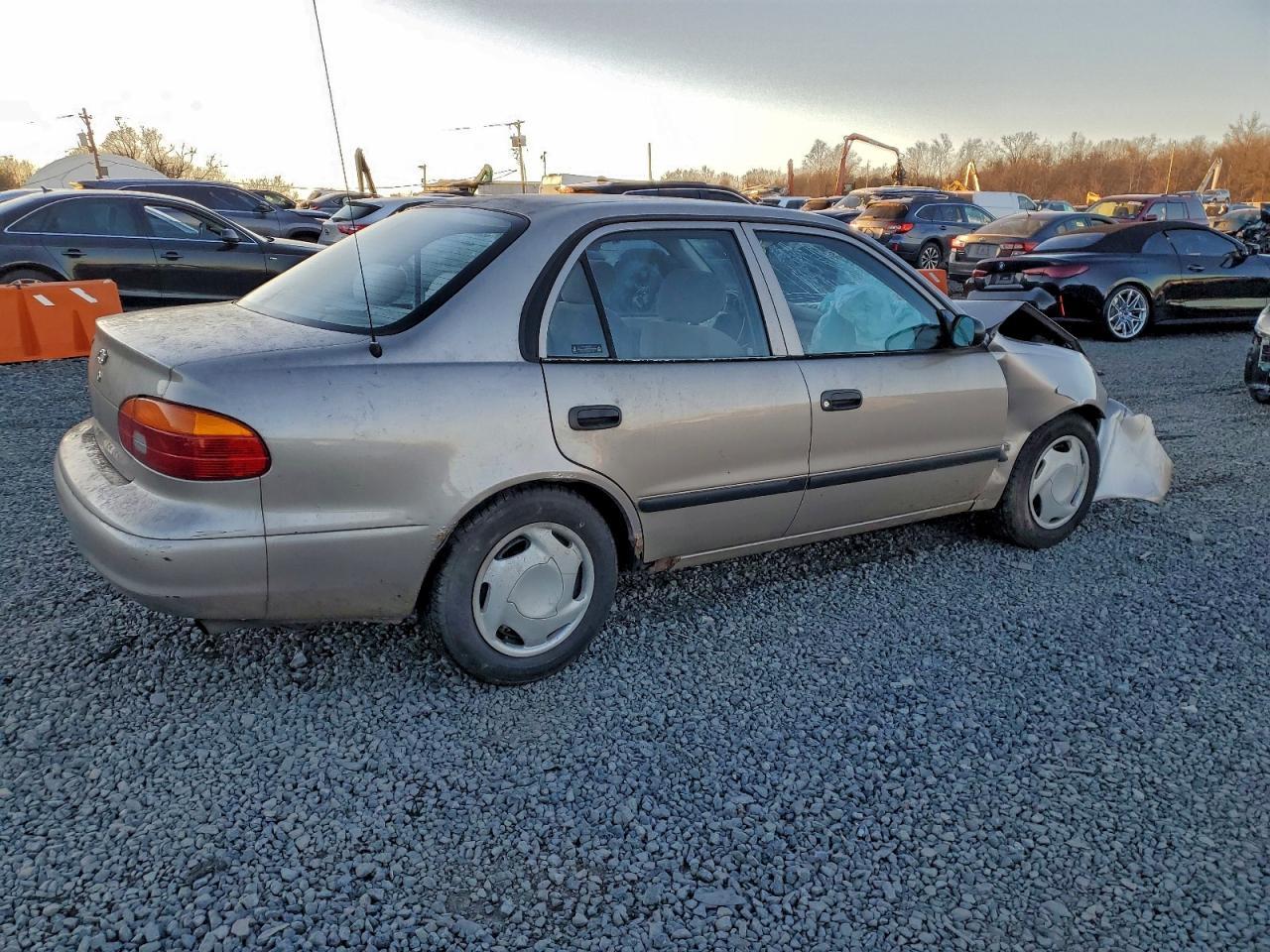 2002 Chevrolet Geo Prizm Base - Фото 3