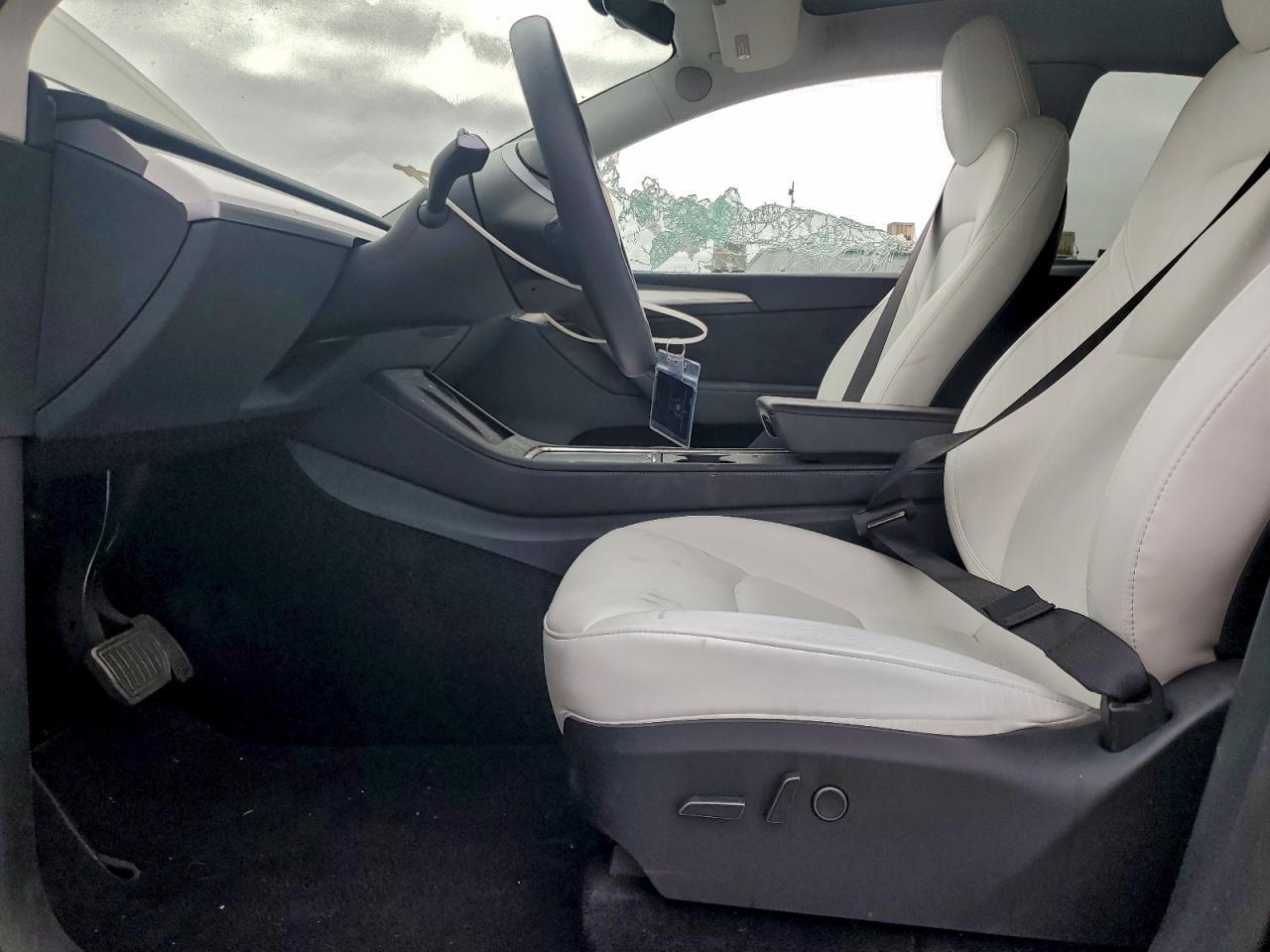 2023 Tesla Model Y - Image 7